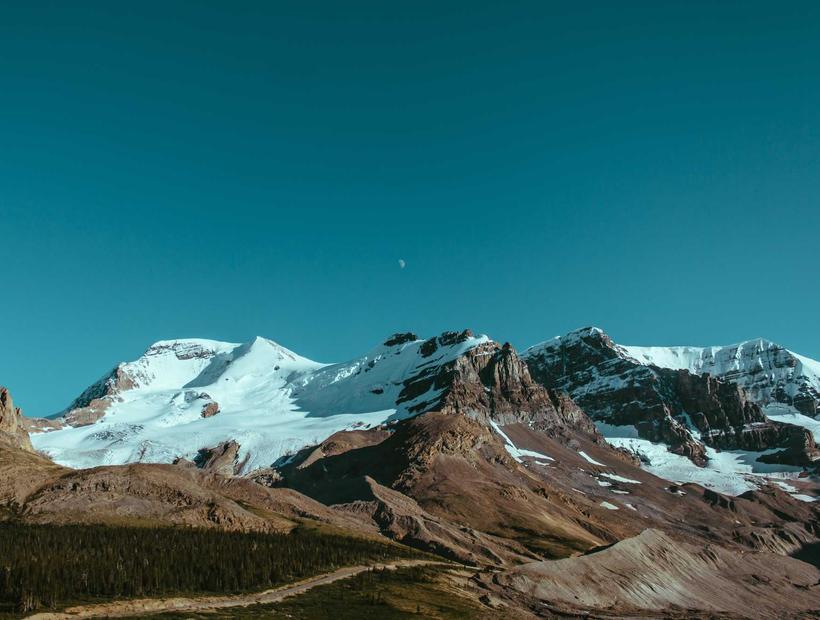 Manucure soignée réalisée à l'institut Obliquebright Trail